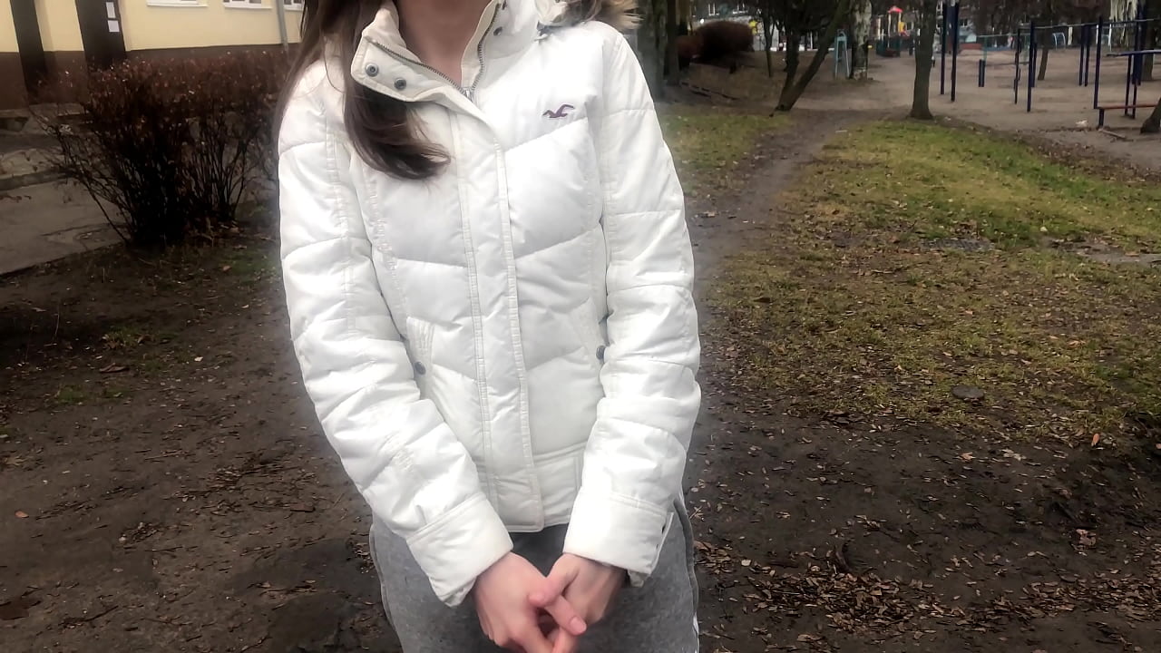 اجنبي پئسي لاءِ چوسيو ۽ ڀاڙيو. روسي شوقين. ڳالهائڻ سان.